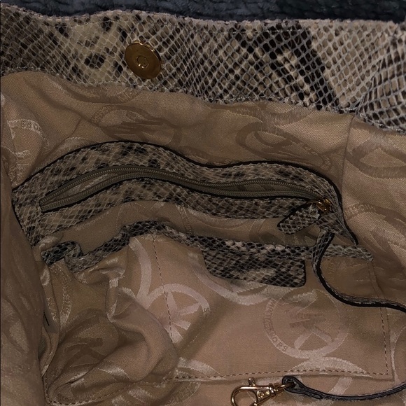 Michael Kors 'ID Chain' Large Snakeskin Hobo - Picture 6 of 7